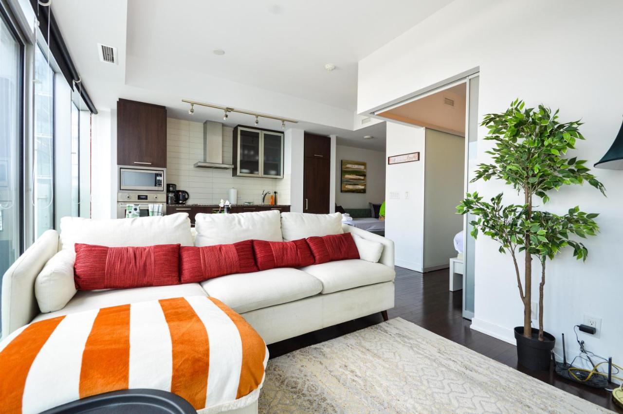 Downtown Toronto Condo Mins From Scotiabank Arena, Tiff, Cn Tower, Union, Mtcc Exteriör bild