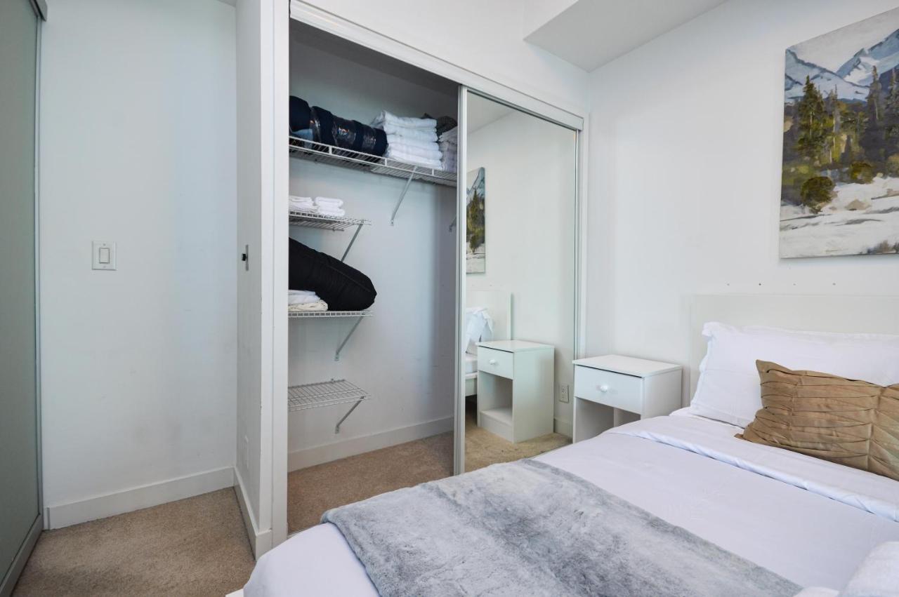 Downtown Toronto Condo Mins From Scotiabank Arena, Tiff, Cn Tower, Union, Mtcc Exteriör bild