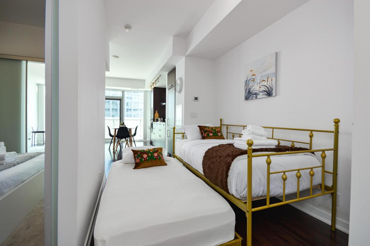 Downtown Toronto Condo Mins From Scotiabank Arena, Tiff, Cn Tower, Union, Mtcc Exteriör bild
